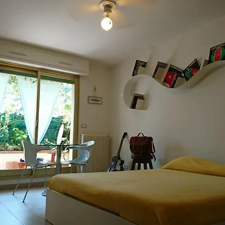 Lovely Sunny Design Studio Menton
